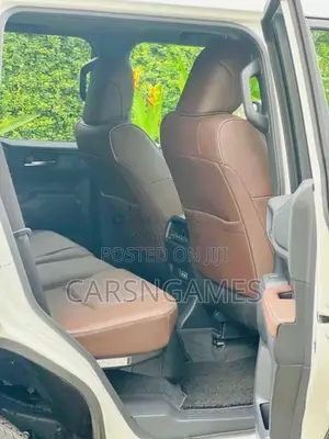 Toyota Land Cruiser 2024 SUV (Used)