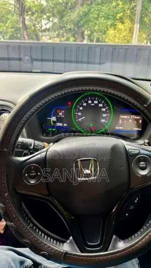 Honda Vezel 2015 SUV (Used)