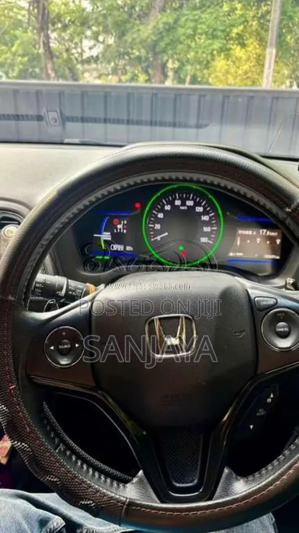 Honda Vezel 2015 SUV (Used)