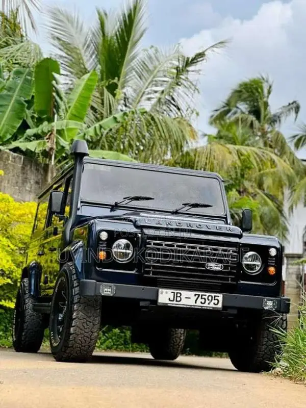 Land-Rover Defender 2001 SUV (Used)
