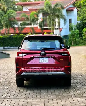 Toyota Veloz 2024 SUV (Used)