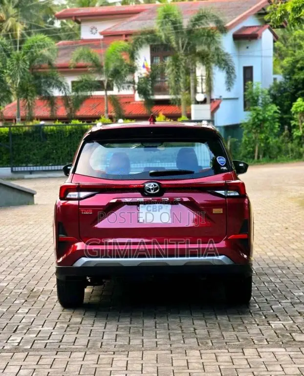 Toyota Veloz 2024 SUV (Used)