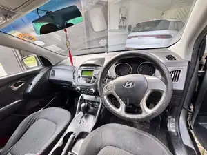 Hyundai Tucson 2011 SUV (Used)