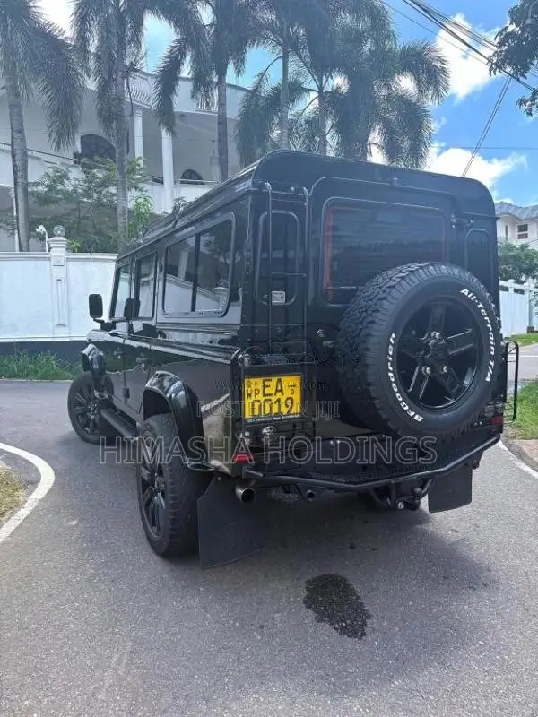 Land-Rover Defender 2015 SUV (Used)