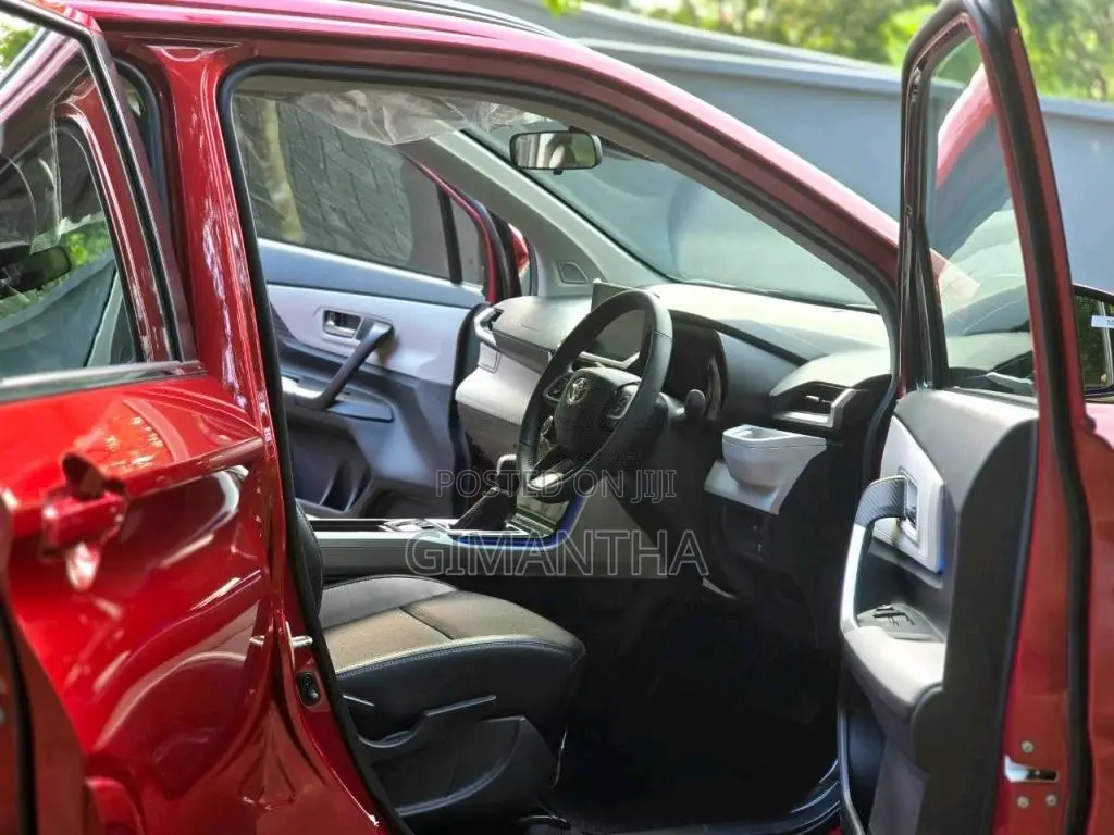 Toyota Veloz 2024 SUV (Used)