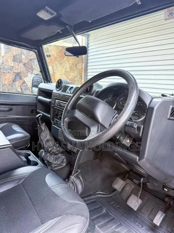 Land-Rover Defender 2015 SUV (Used)