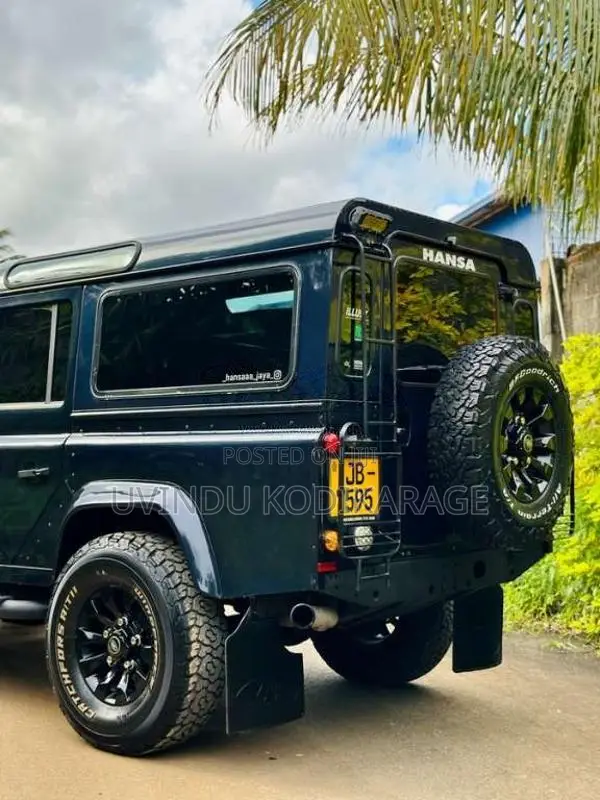 Land-Rover Defender 2001 SUV (Used)