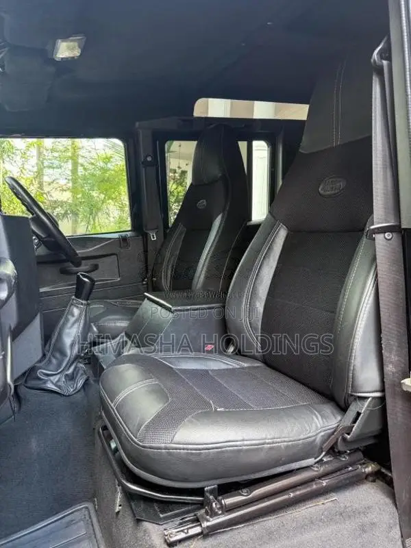 Land-Rover Defender 2015 SUV (Used)