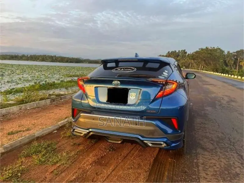 Toyota CHR 2017 SUV (Used)