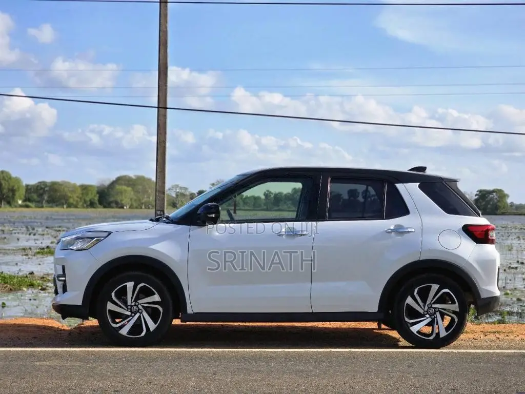 Toyota Raize 2024 SUV (Used)