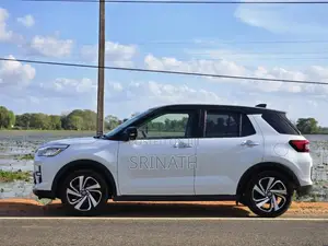 Toyota Raize 2024 SUV (Used)