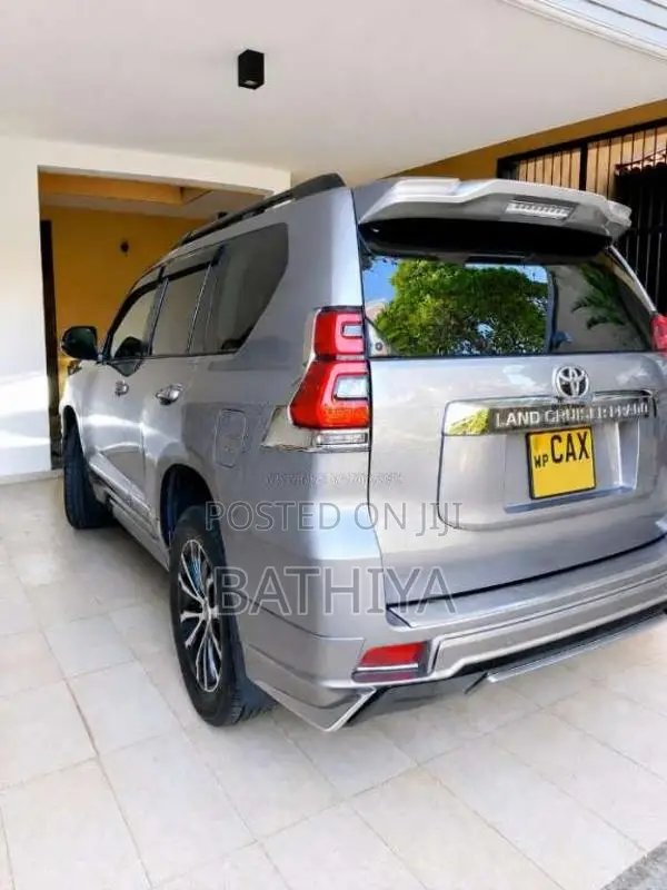 Toyota Land Cruiser 2017 SUV (Used)