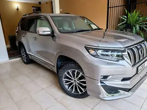 Toyota Land Cruiser 2017 SUV (Used)