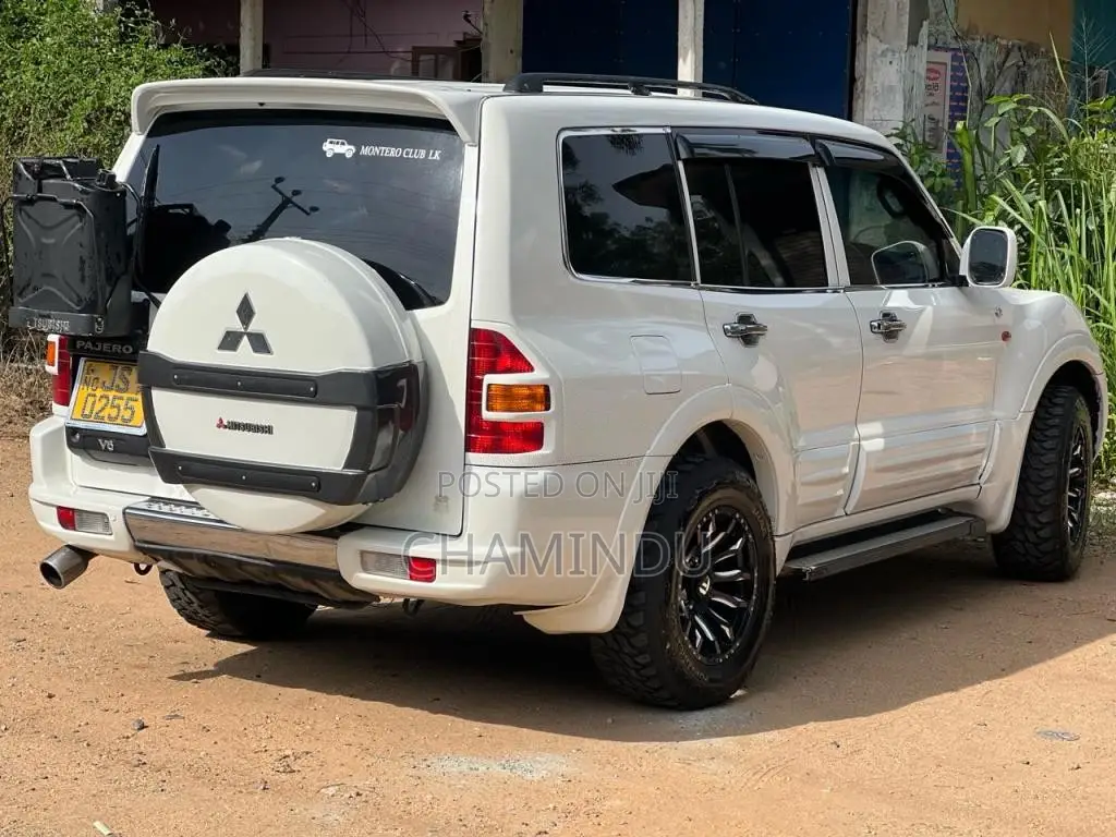 Mitsubishi Montero V6 2001 SUV (Used)