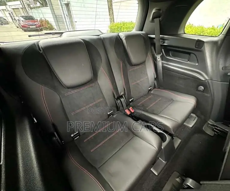 Mercedes-Benz GLB 180 AMG Premium Plus 2025 SUV Unregistered (Recondit