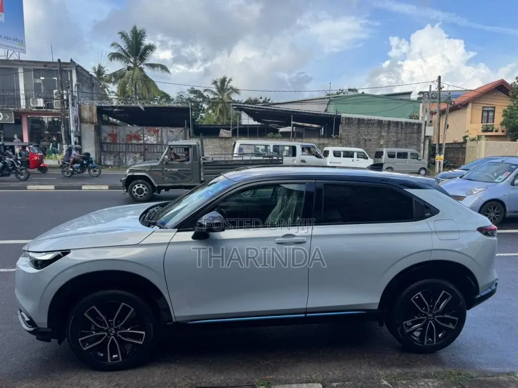 Honda Vezel Z Play 2025 SUV Brand New