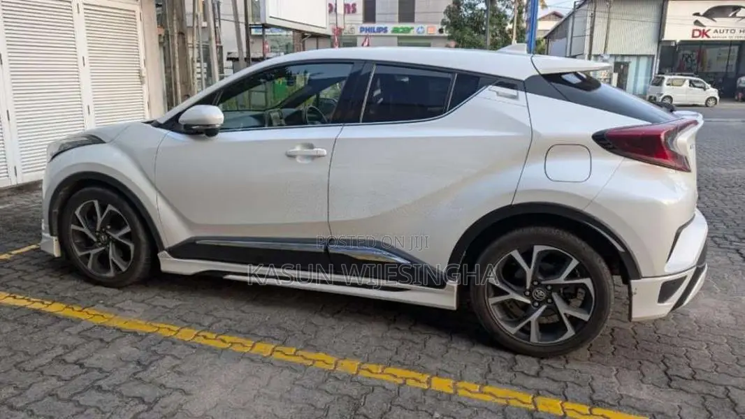 Toyota CHR NGX 10 2018 SUV (Used)