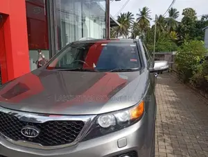 Kia Sorrento 2011 SUV (Used)