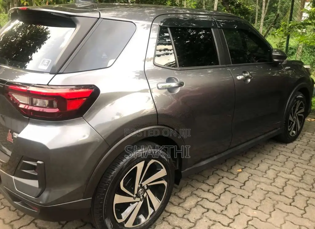 Toyota Raize 2025 SUV (Used)