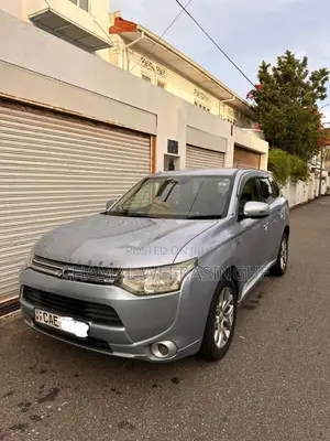 Mitsubishi Outlander 2013 SUV (Used)