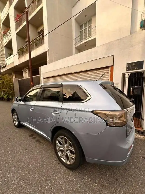 Mitsubishi Outlander 2013 SUV (Used)
