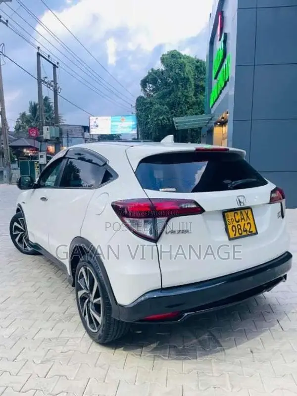 Honda Vezel RS 2017 SUV (Used)