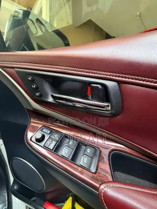 Toyota Harrier 2014 SUV (Used)
