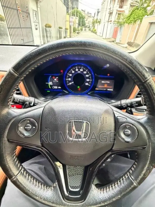Honda Vezel 2015 SUV (Used)