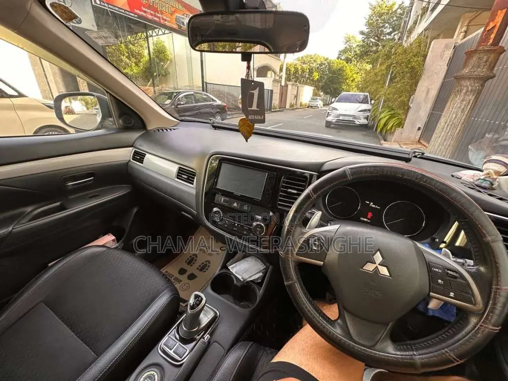 Mitsubishi Outlander 2013 SUV (Used)