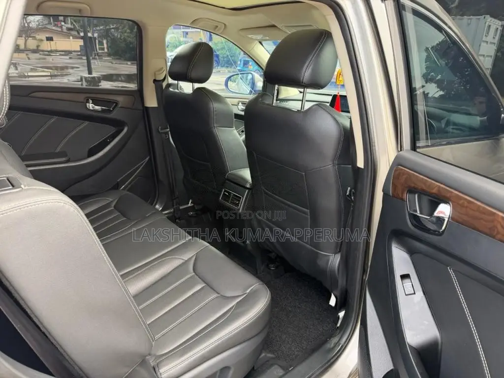 DFSK Glory I-Auto 2023 SUV (Used)
