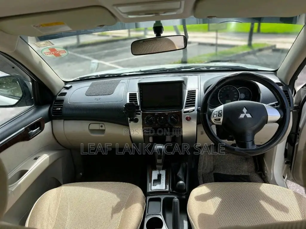 Mitsubishi Montero 2012 SUV (Used)