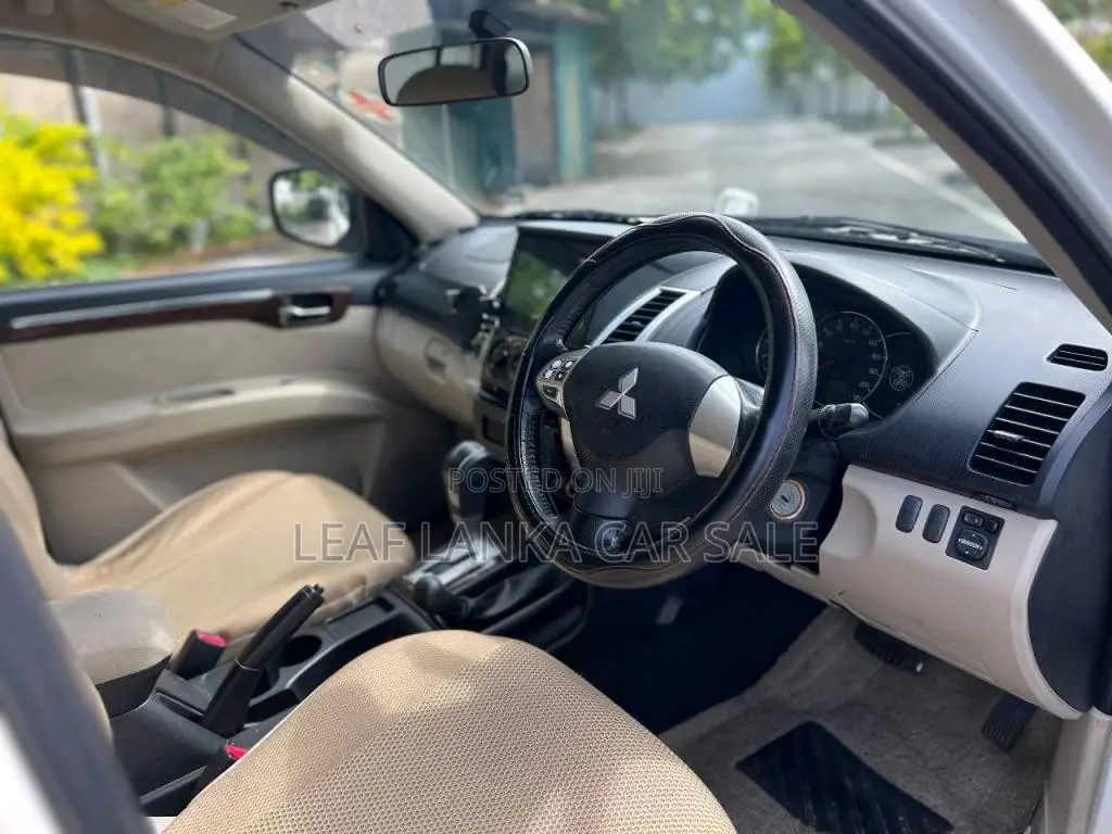 Mitsubishi Montero 2012 SUV (Used)