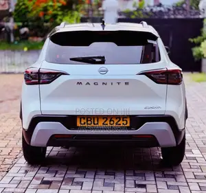 Nissan Magnite TEKNA PLUS EZ-SHIFT 2025 SUV (Used)