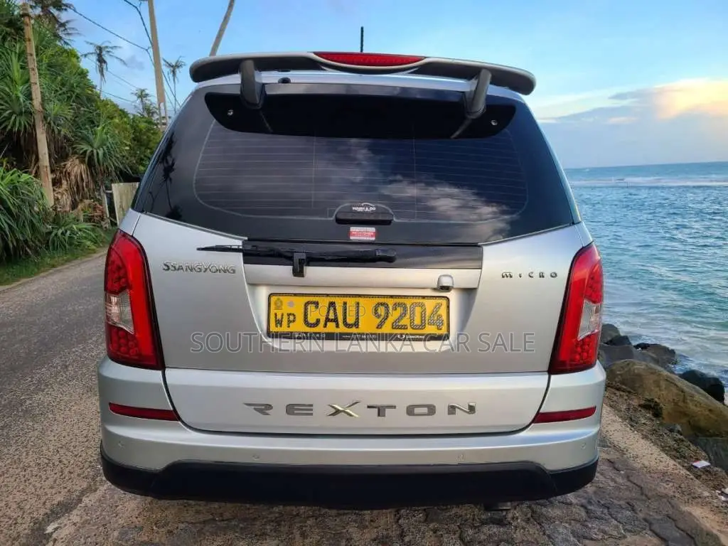 Micro Rexton 2017 SUV (Used)