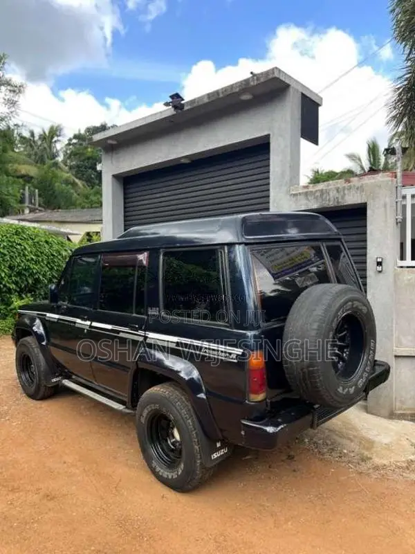 Isuzu Trooper 1987 SUV (Used)
