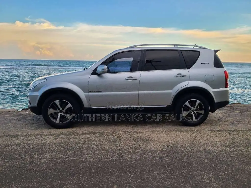 Micro Rexton 2017 SUV (Used)