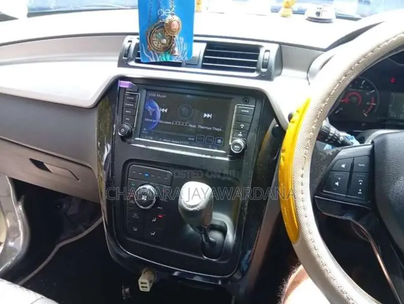 Mahindra Kuv 100 2021 SUV (Used)