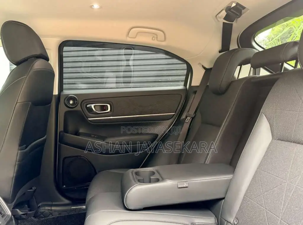Honda Vezel Z Premium 10Spk 4way 2025 SUV (Used)
