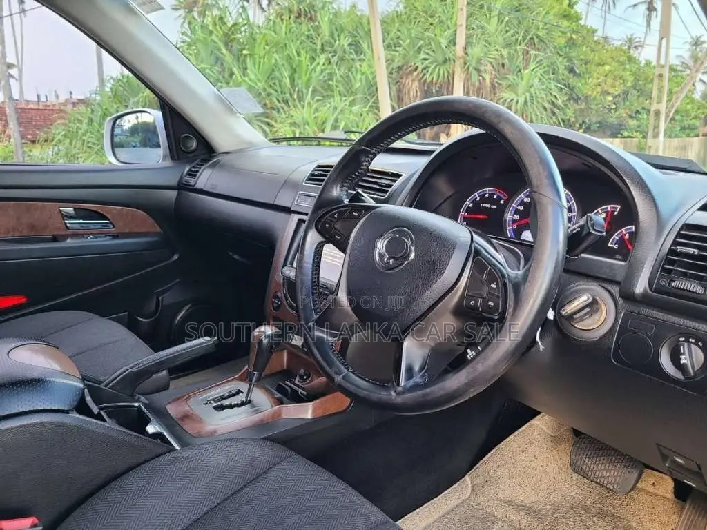 Micro Rexton 2017 SUV (Used)