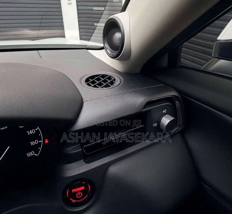 Honda Vezel Z Premium 10Spk 4way 2025 SUV (Used)