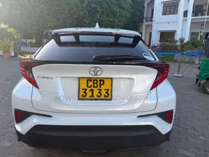 Toyota CHR 2023 SUV (Used)