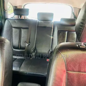Hyundai Santa Fe 2010 SUV (Used)