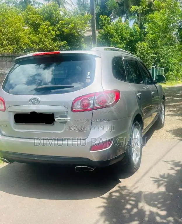 Hyundai Santa Fe 2010 SUV (Used)