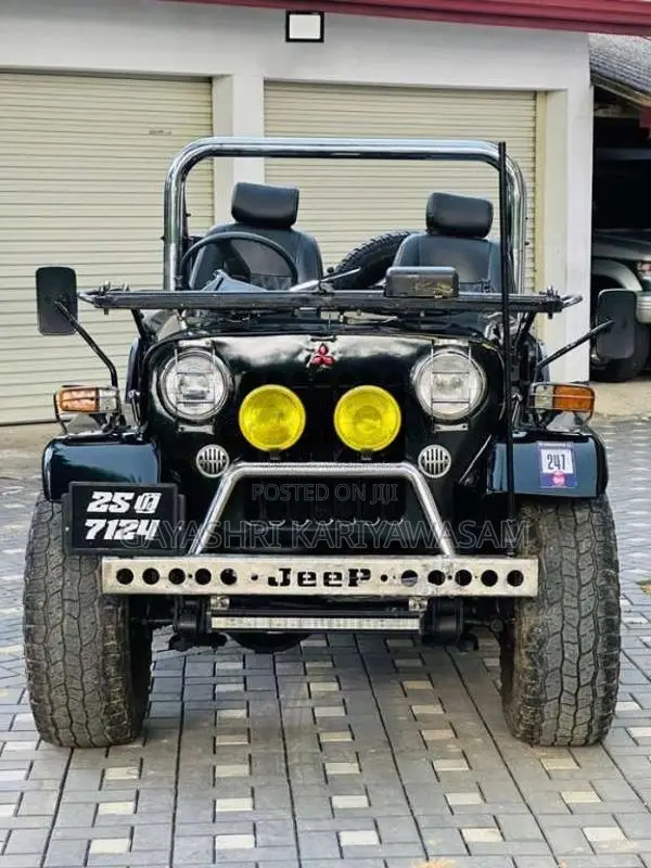 Mitsubishi 4DR5 Safari 1970 SUV (Used)