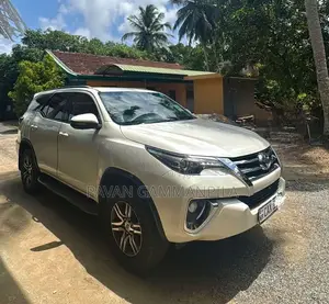Toyota Fortuner 2017 SUV (Used)