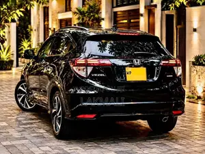 Honda Vezel RS Sensing 2017 SUV (Used)