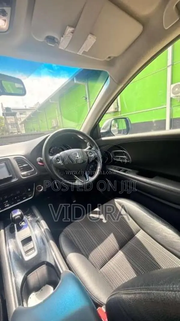 Honda Vezel 2016 SUV (Used)