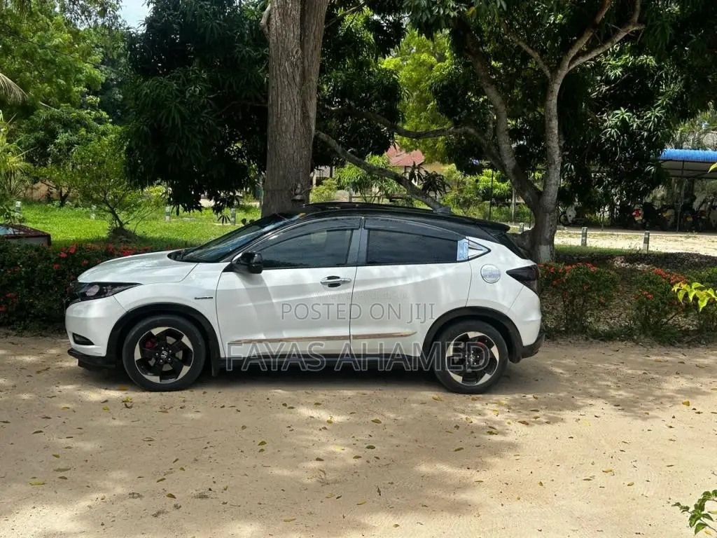 Honda Vezel 2014 SUV (Used)