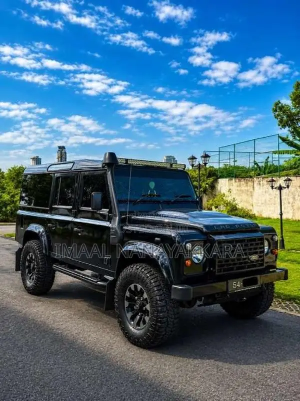 Land-Rover Defender 2016 SUV (Used)