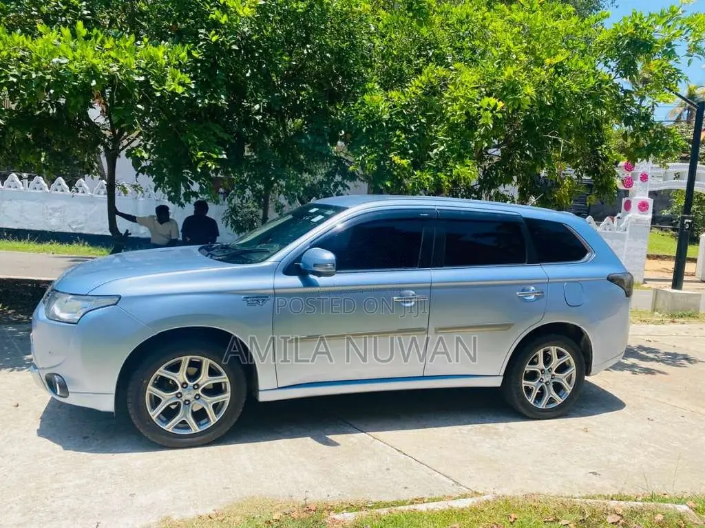 Mitsubishi Outlander 2014 SUV (Used)